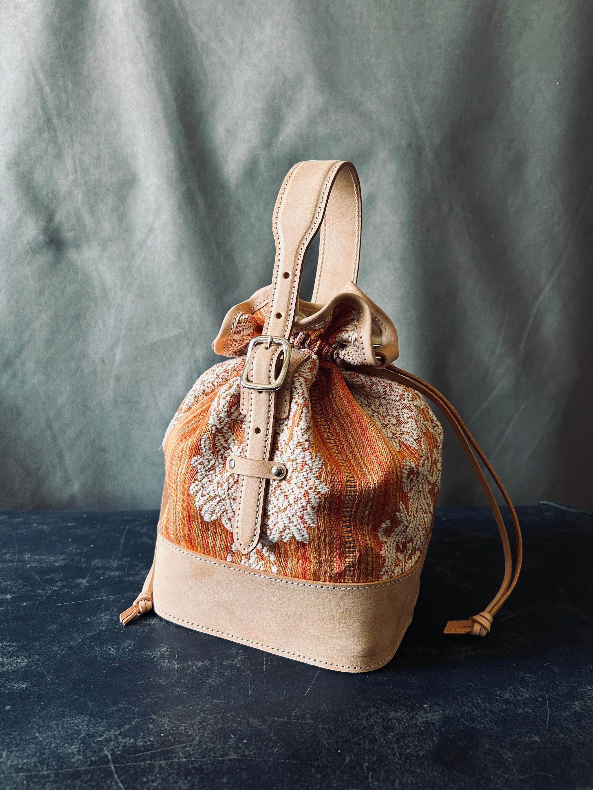 kinchaku bag（刺繍生地×アラスカレザー） | 2枚目