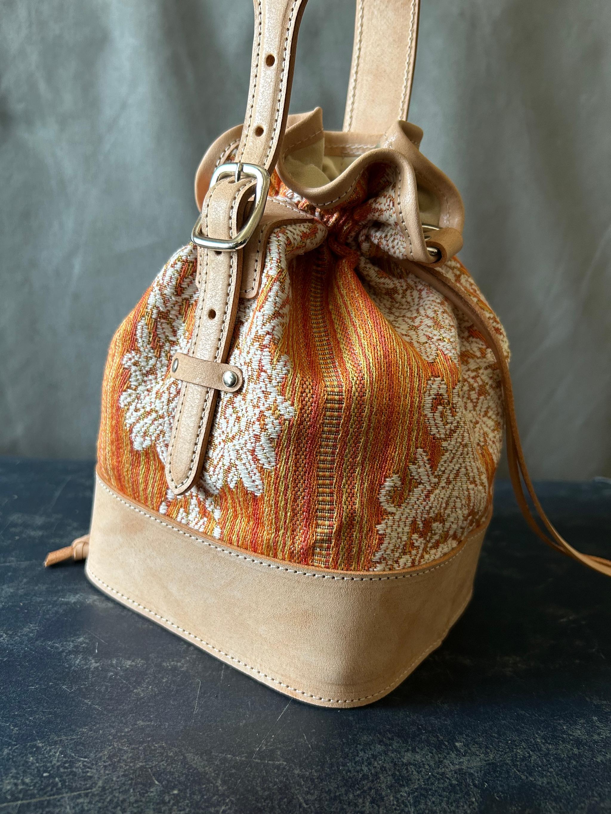 kinchaku bag（刺繍生地×アラスカレザー） | 3枚目