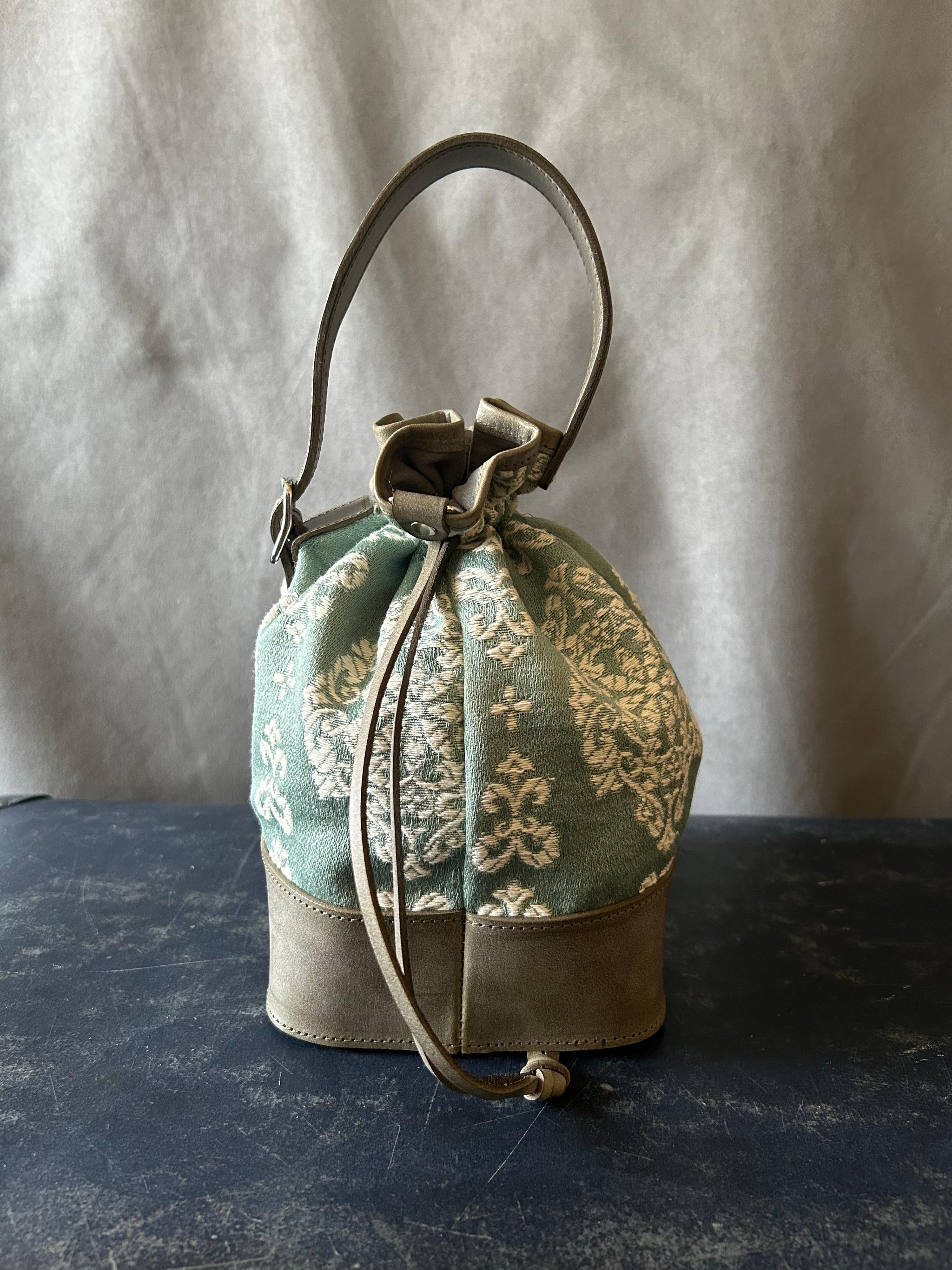 kinchaku bag (刺繍生地×ロロマレザー) | 4枚目